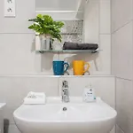 Apartment Oaks With Balcony Budapest