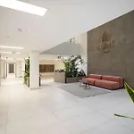 Oaks With Balcony Apartment *