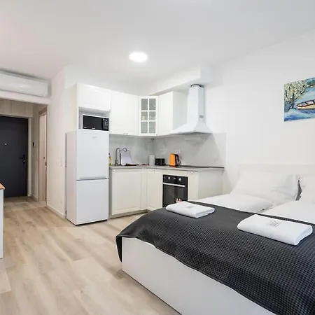 Appartamento Oaks With Balcony Budapest